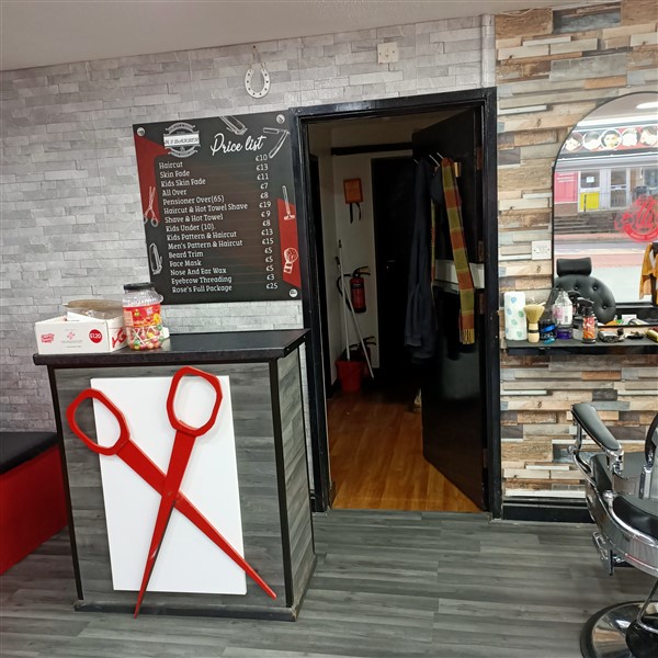 Pic of HI Barber shop